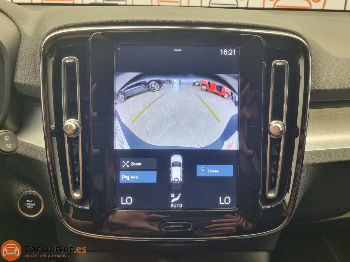 29 - Volvo XC40 2023 - AUTO