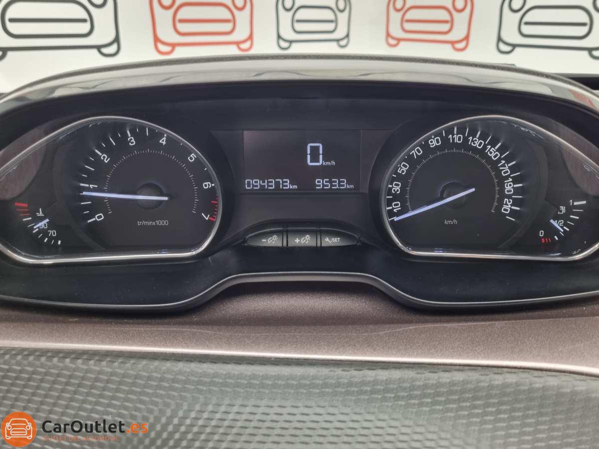 19 - Peugeot 2008 2015