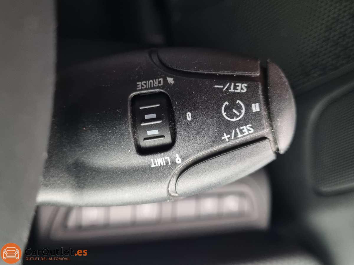 24 - Peugeot 2008 2015
