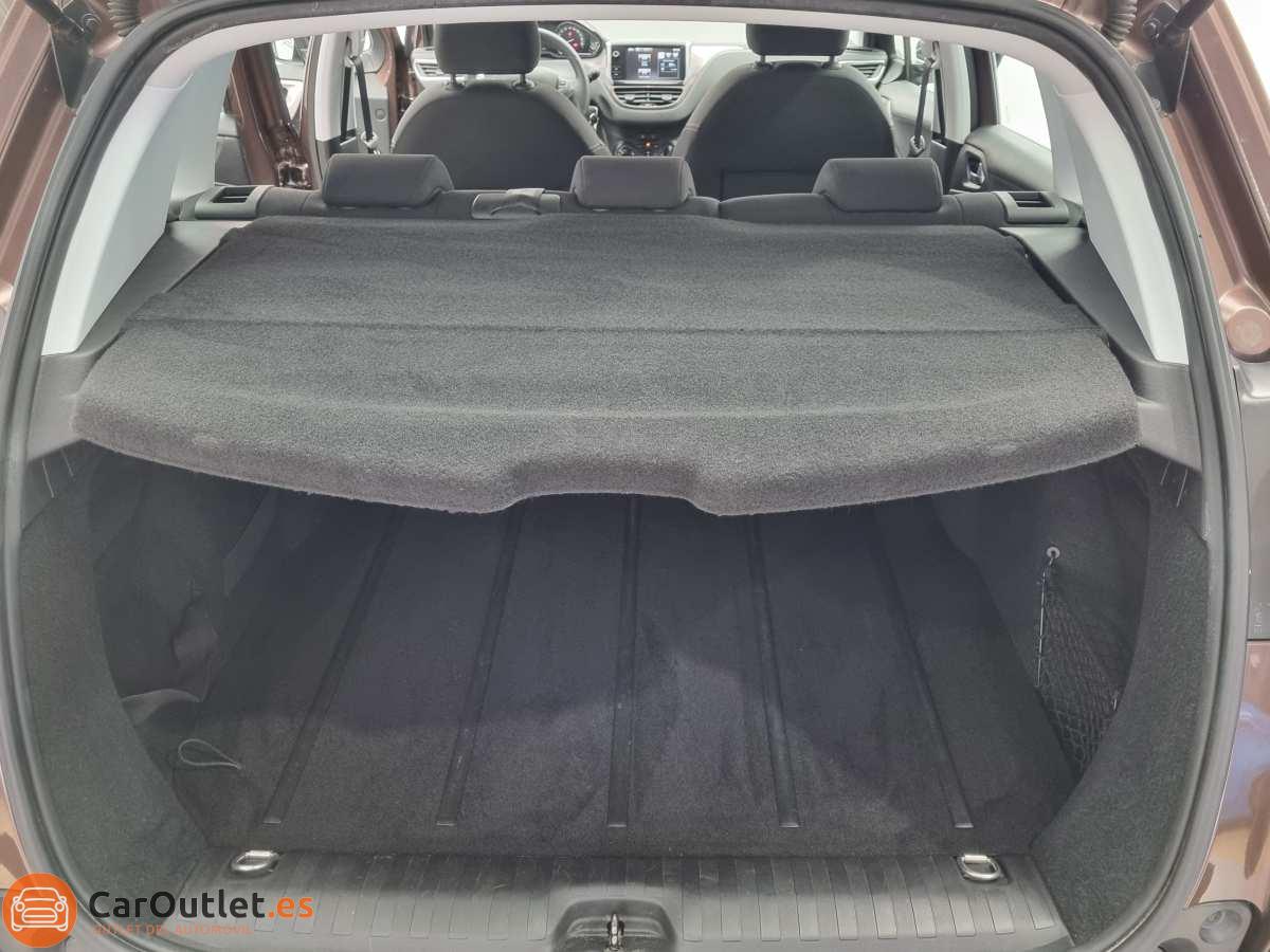 32 - Peugeot 2008 2015