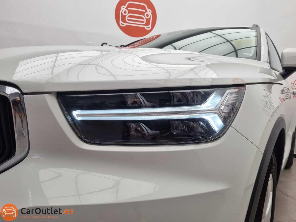 6 - Volvo XC40 2019 - AUTO