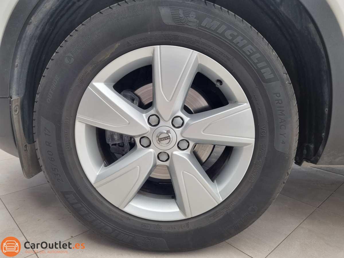 7 - Volvo XC40 2019 - AUTO