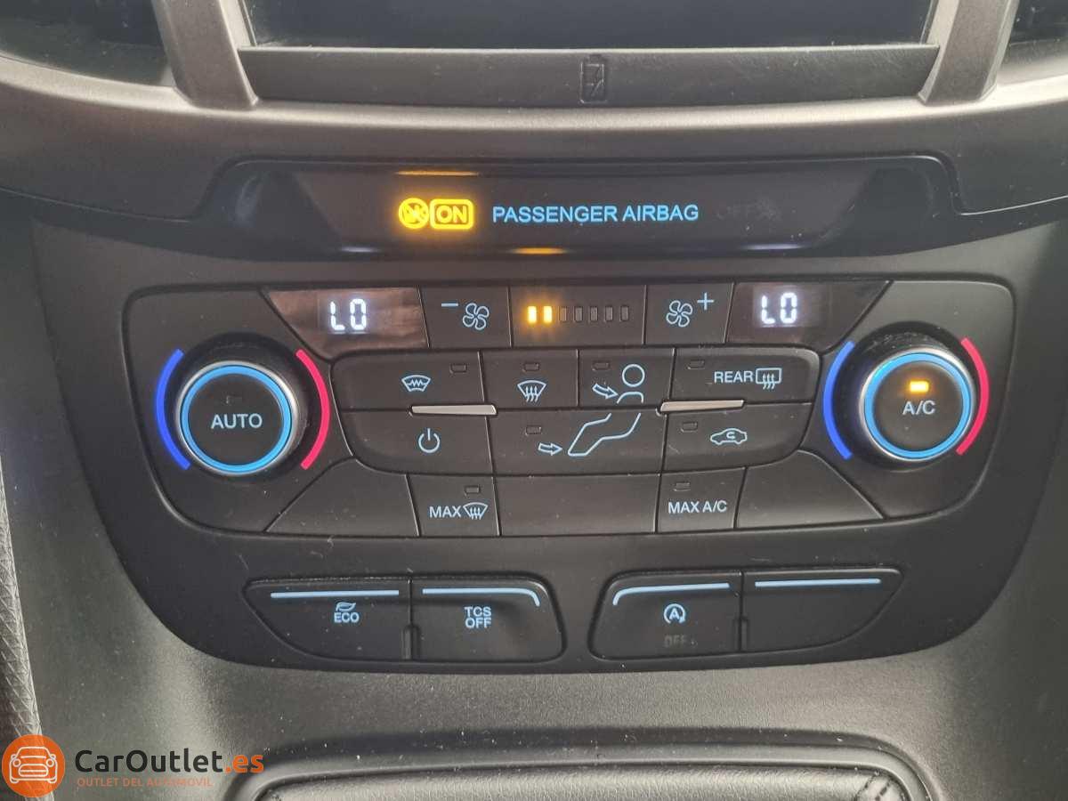 32 - Ford Transit Connect 2019