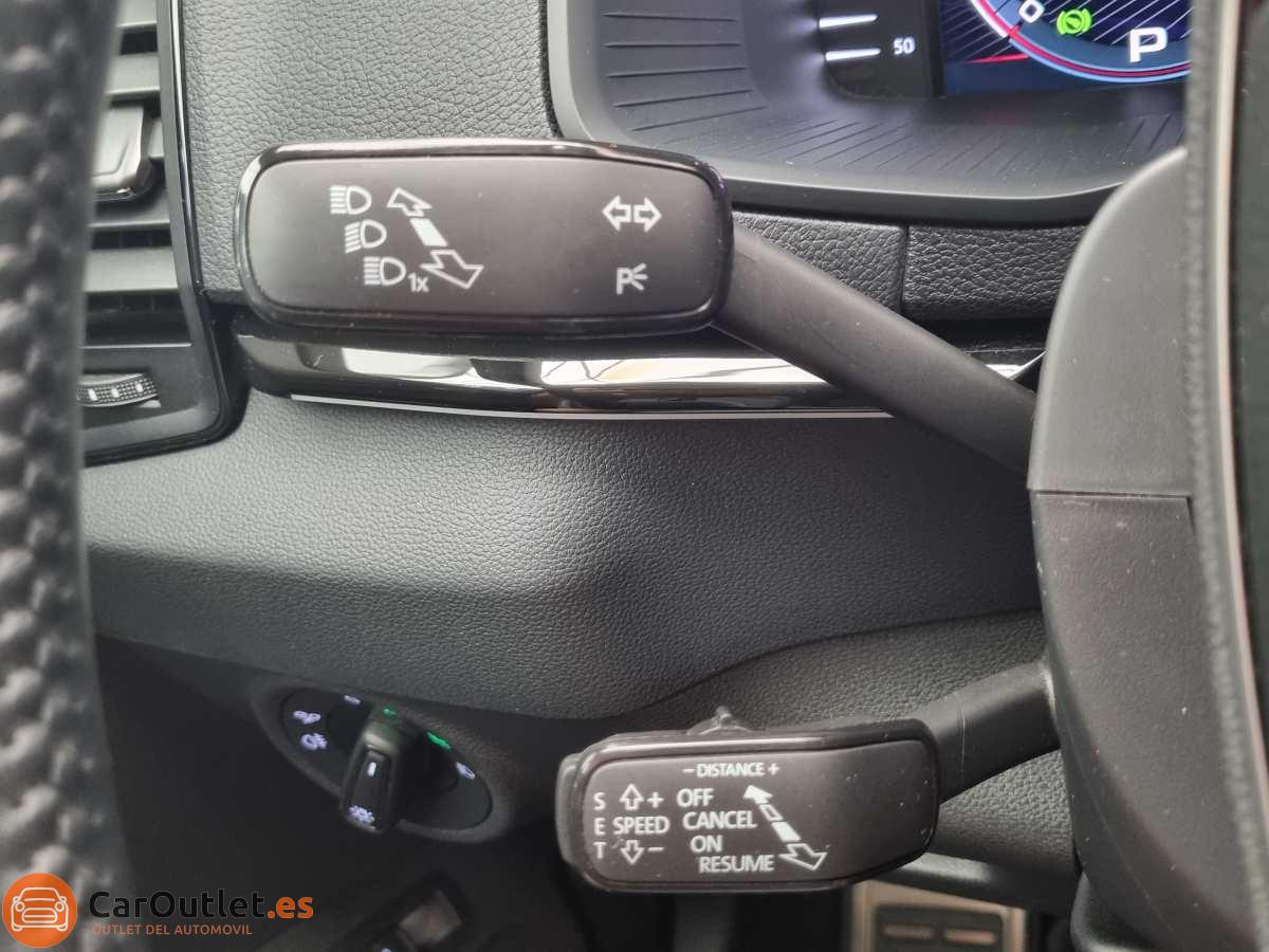 27 - Skoda KAROQ 2024 - AUTO