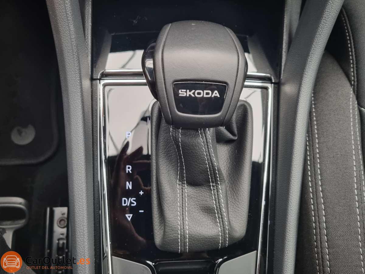 35 - Skoda KAROQ 2024 - AUTO