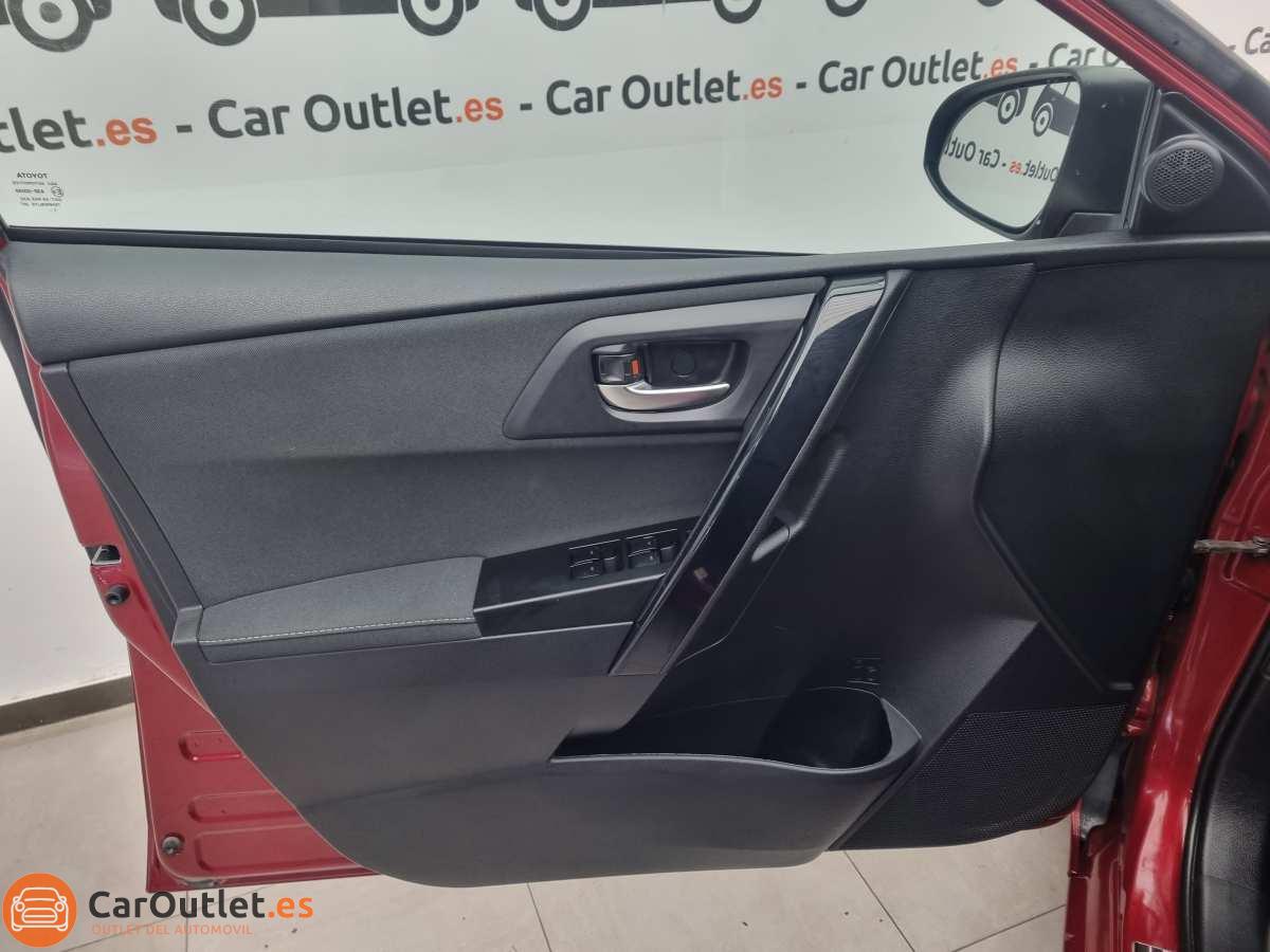 13 - Toyota Auris 2018 - AUTO