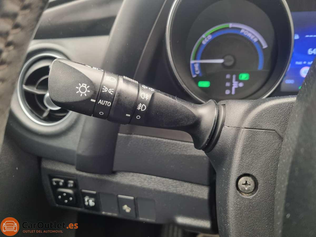 24 - Toyota Auris 2018 - AUTO