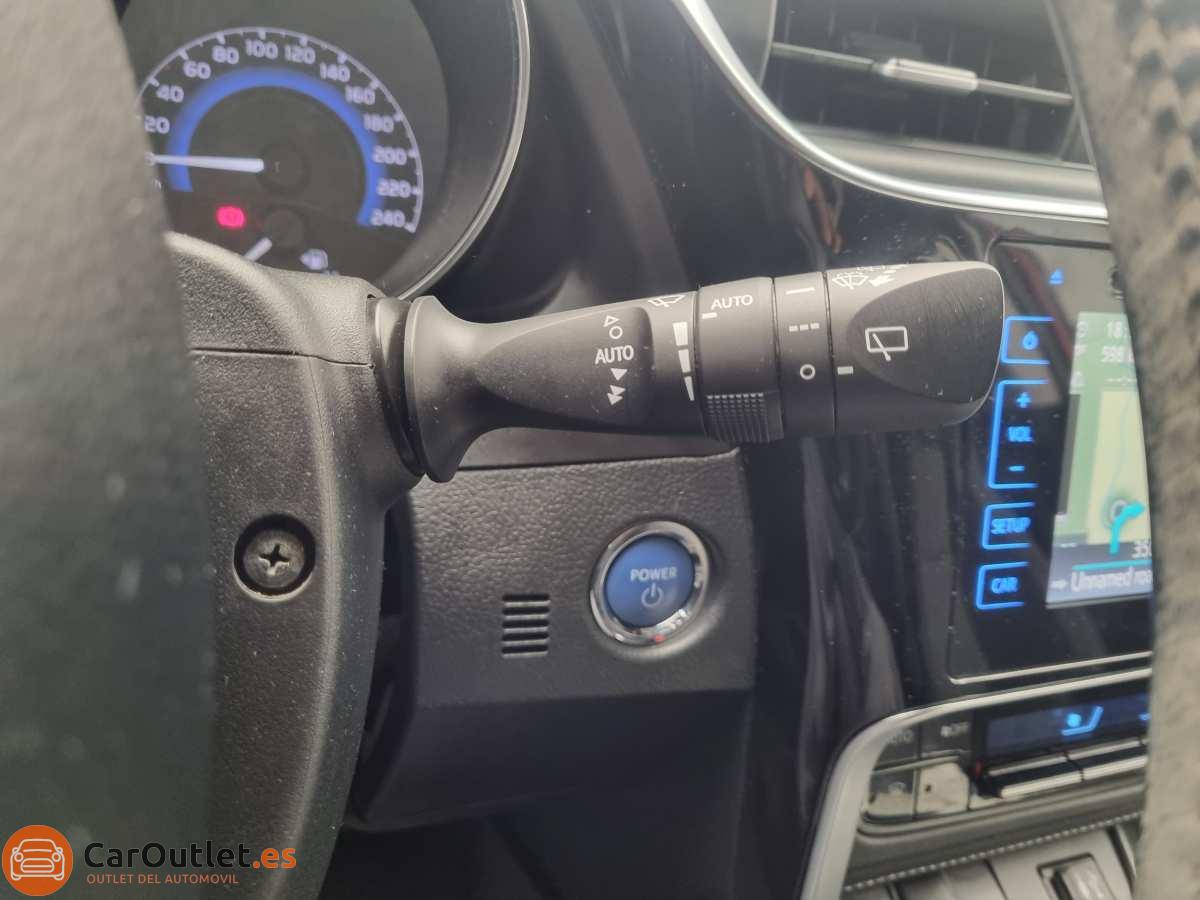 25 - Toyota Auris 2018 - AUTO