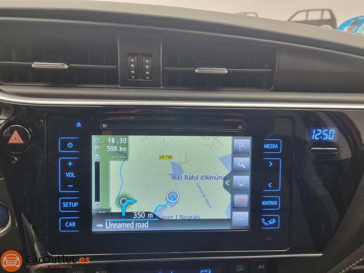 26 - Toyota Auris 2018 - AUTO