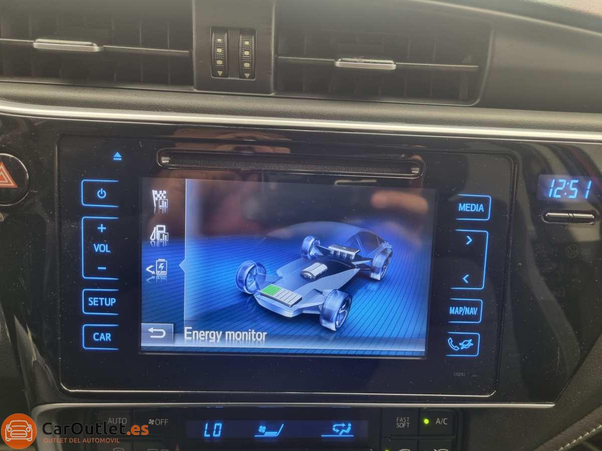 27 - Toyota Auris 2018 - AUTO
