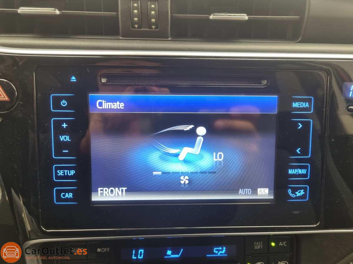28 - Toyota Auris 2018 - AUTO