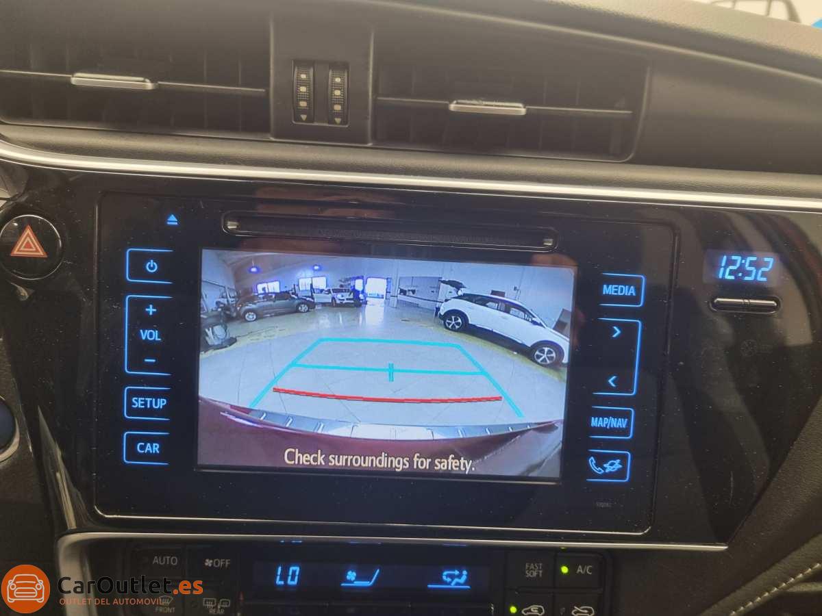 31 - Toyota Auris 2018 - AUTO