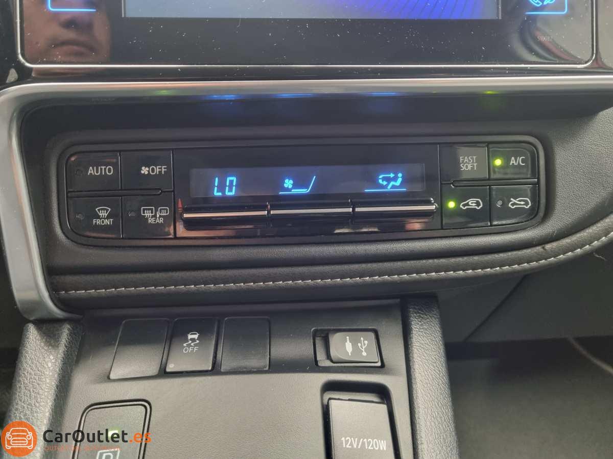 32 - Toyota Auris 2018 - AUTO