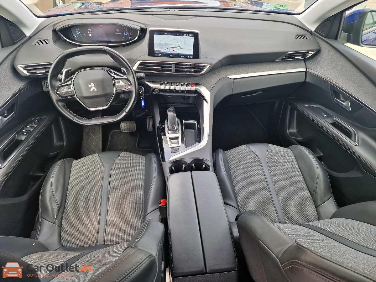 9 - Peugeot 3008 2019 - AUTO