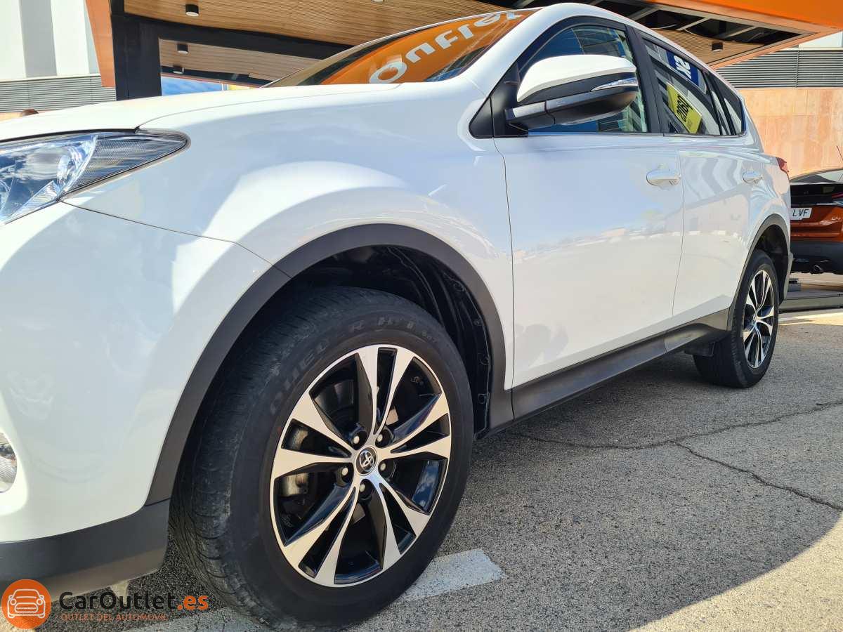 4 - Toyota RAV4 2015