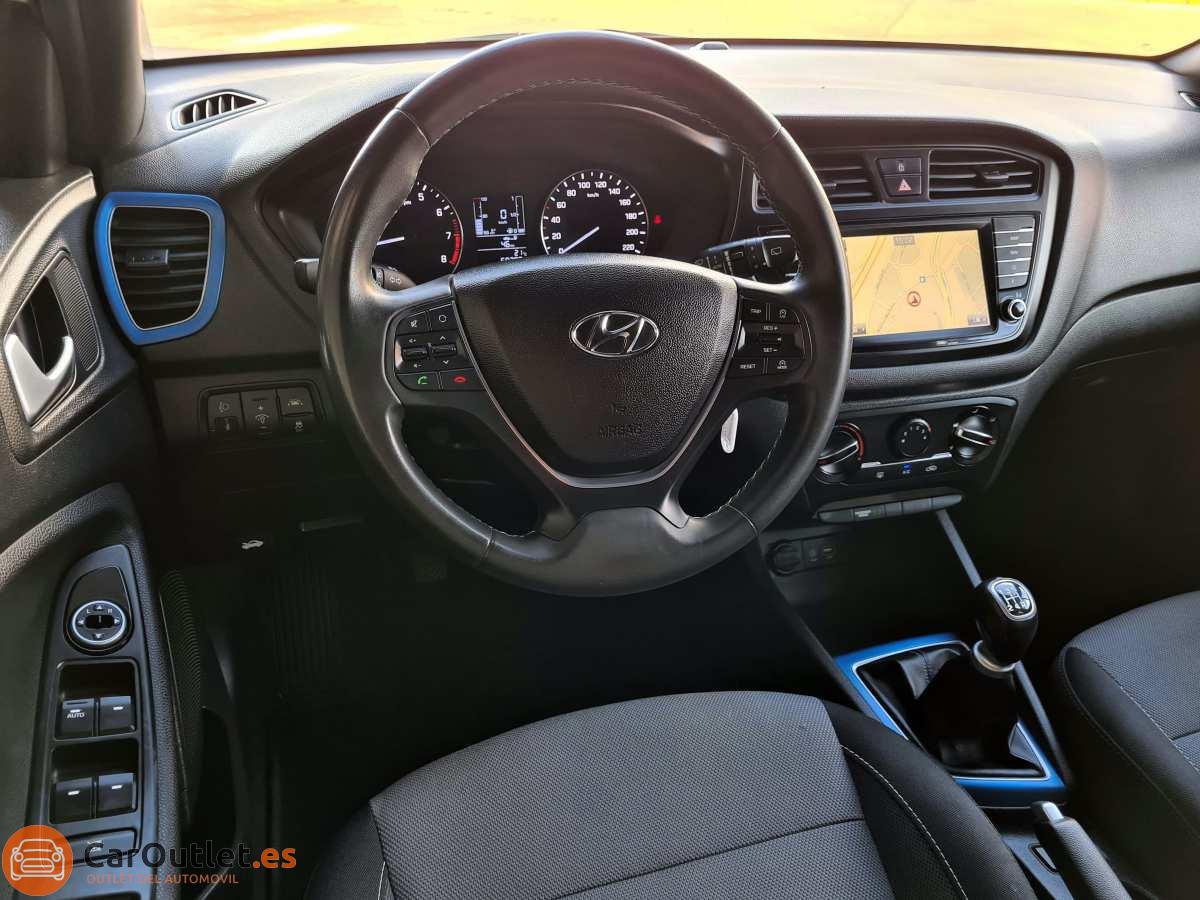 13 - Hyundai i20 2016