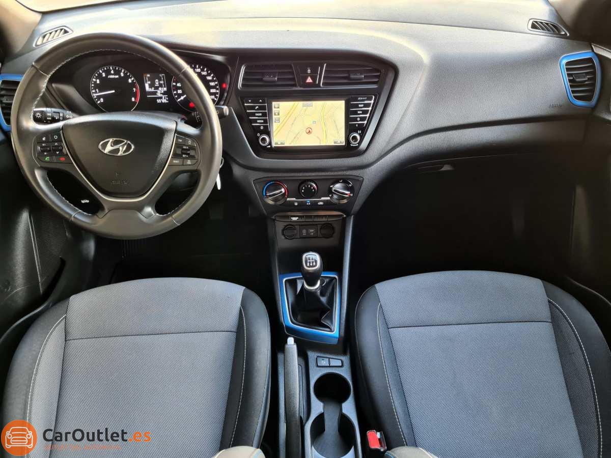 14 - Hyundai i20 2016