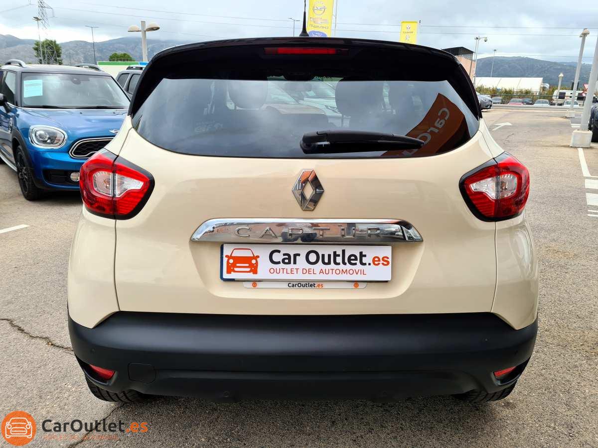 6 - Renault Captur 2016 - AUTO