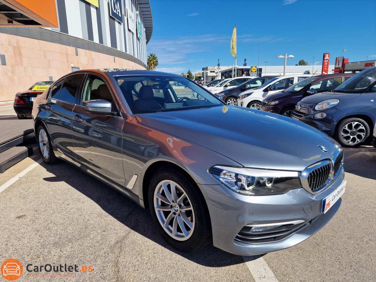 3 - BMW 520 2018 - AUTO