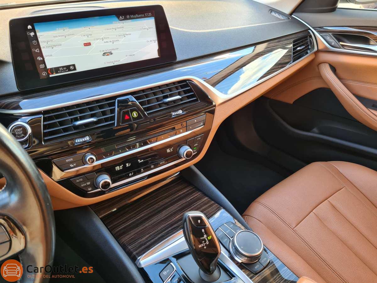 21 - BMW 520 2018 - AUTO