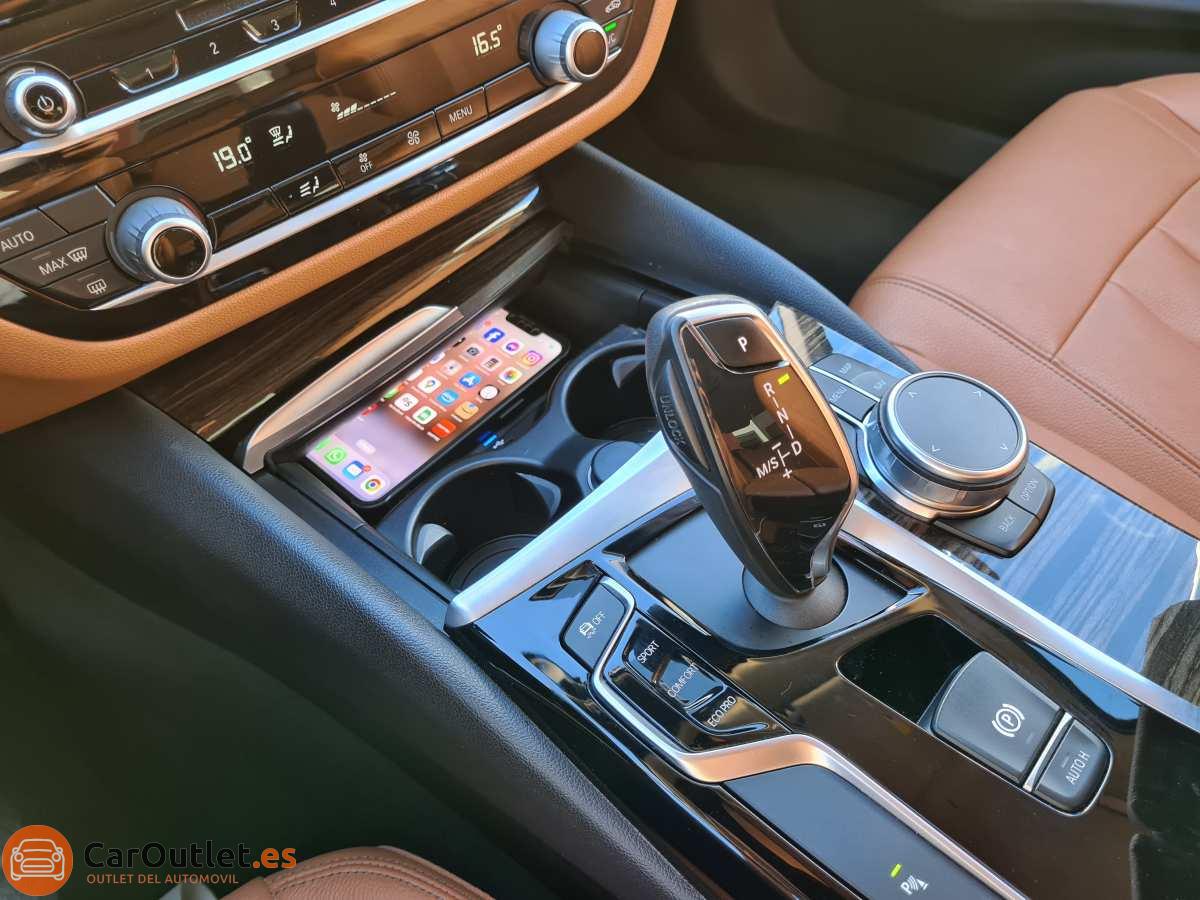 24 - BMW 520 2018 - AUTO