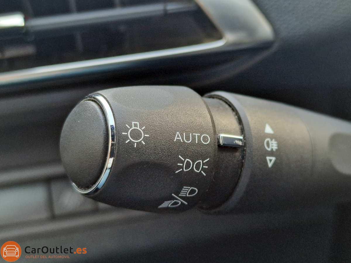 29 - Peugeot 3008 2023 - AUTO