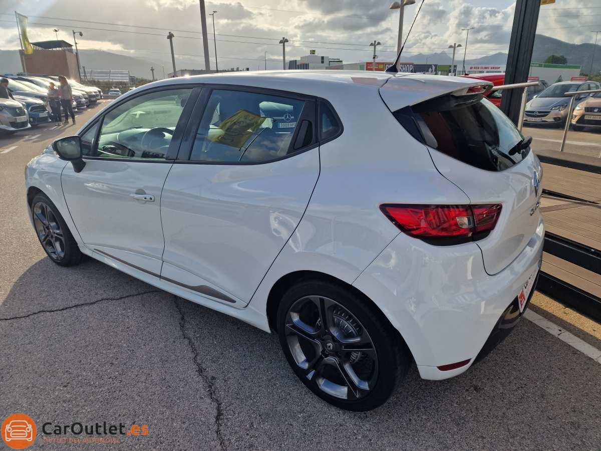 8 - Renault Clio 2015 - AUTO