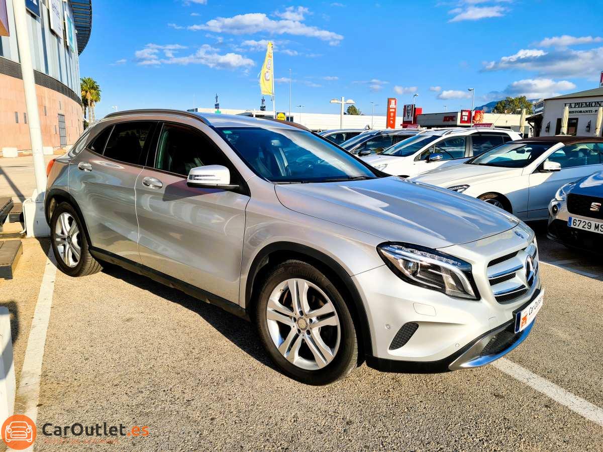 2 - Mercedes GLA Class 2017 - AUTO