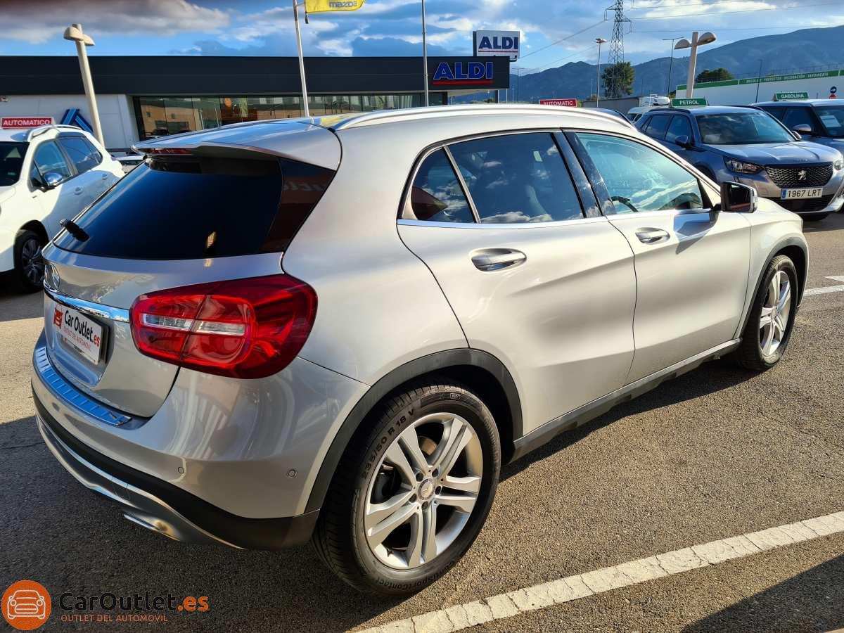 8 - Mercedes GLA Class 2017 - AUTO