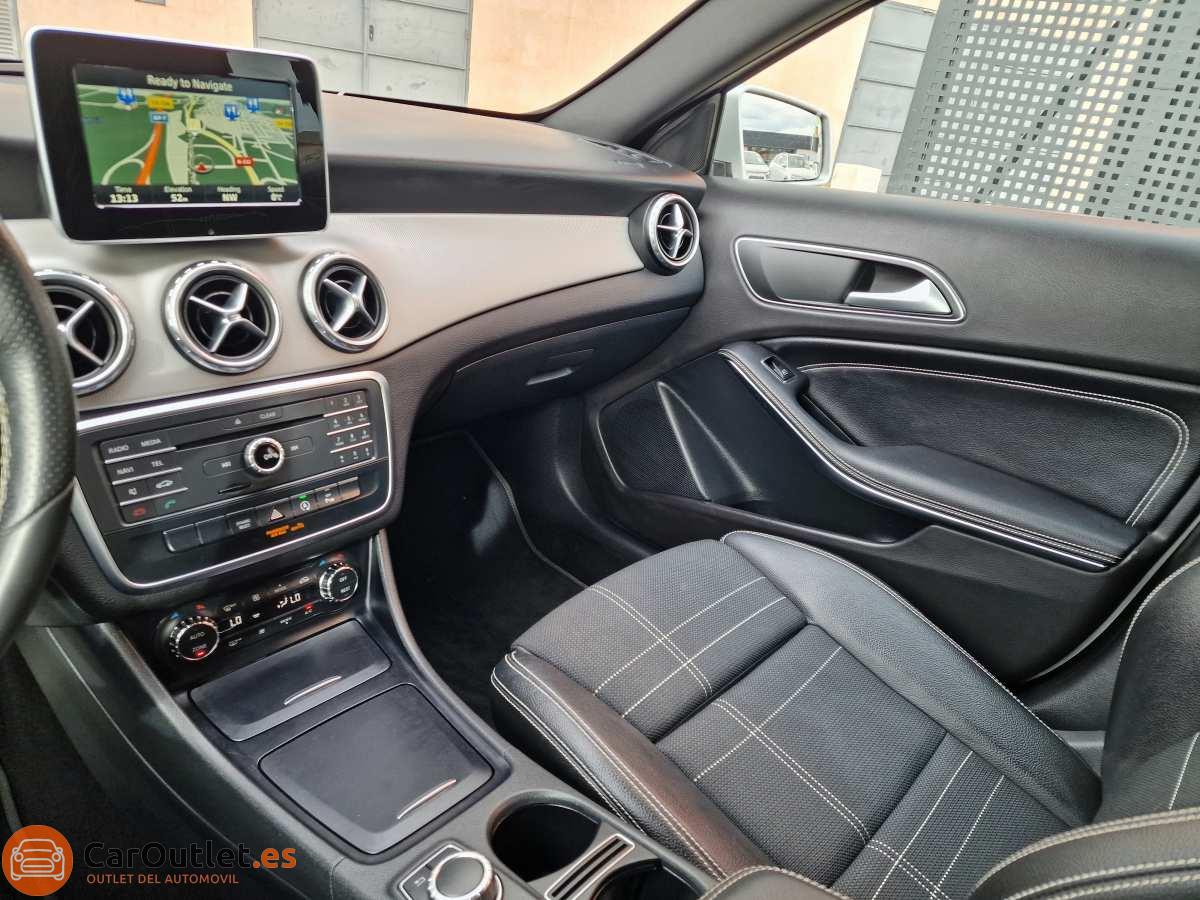 15 - Mercedes GLA Class 2017 - AUTO