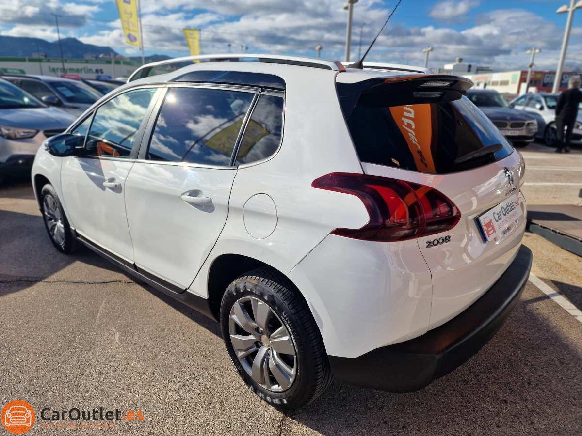 8 - Peugeot 2008 2017 - AUTO