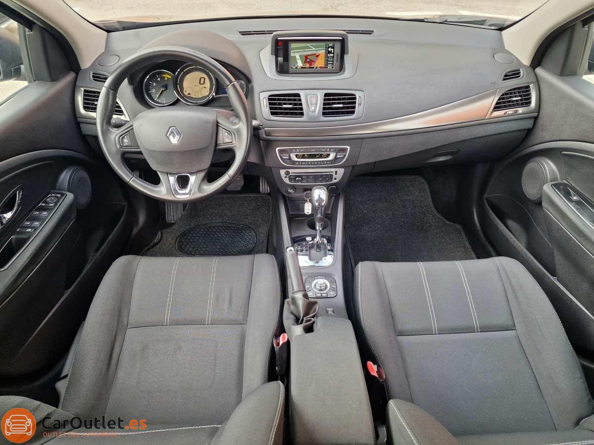 11 - Renault Megane 2014 - AUTO