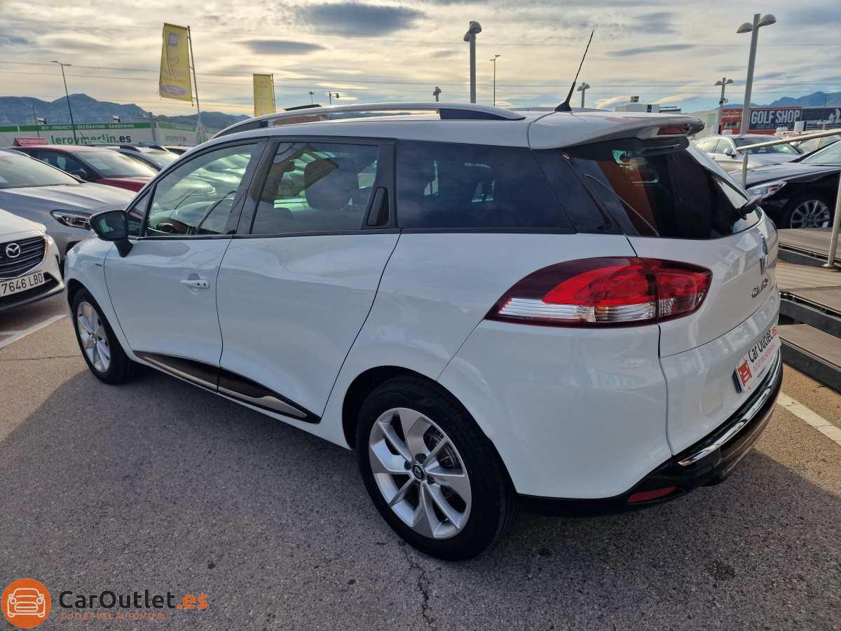 8 - Renault Clio 2015