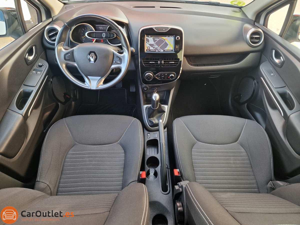 11 - Renault Clio 2015