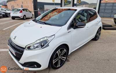 Peugeot 208 Petrol - 2019