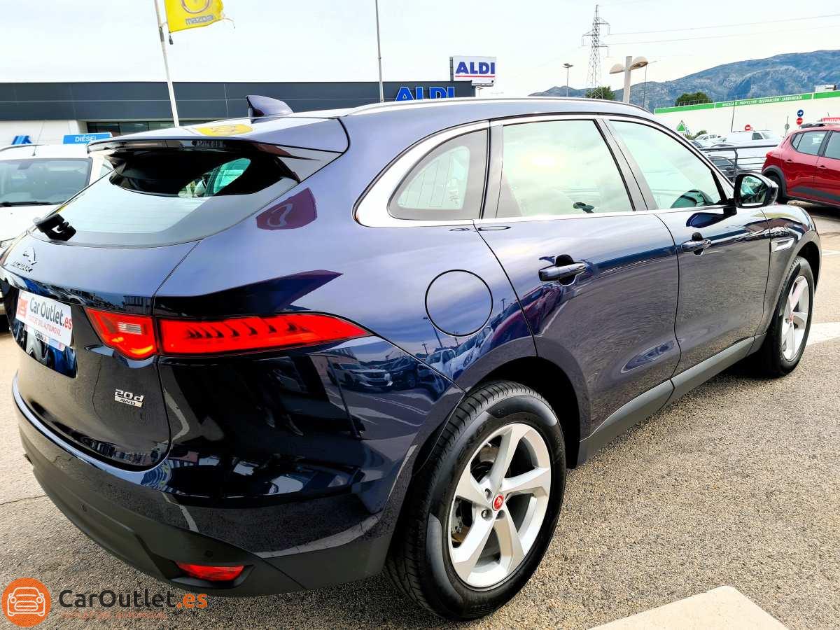 9 - Jaguar F-Pace 2019 - AUTO