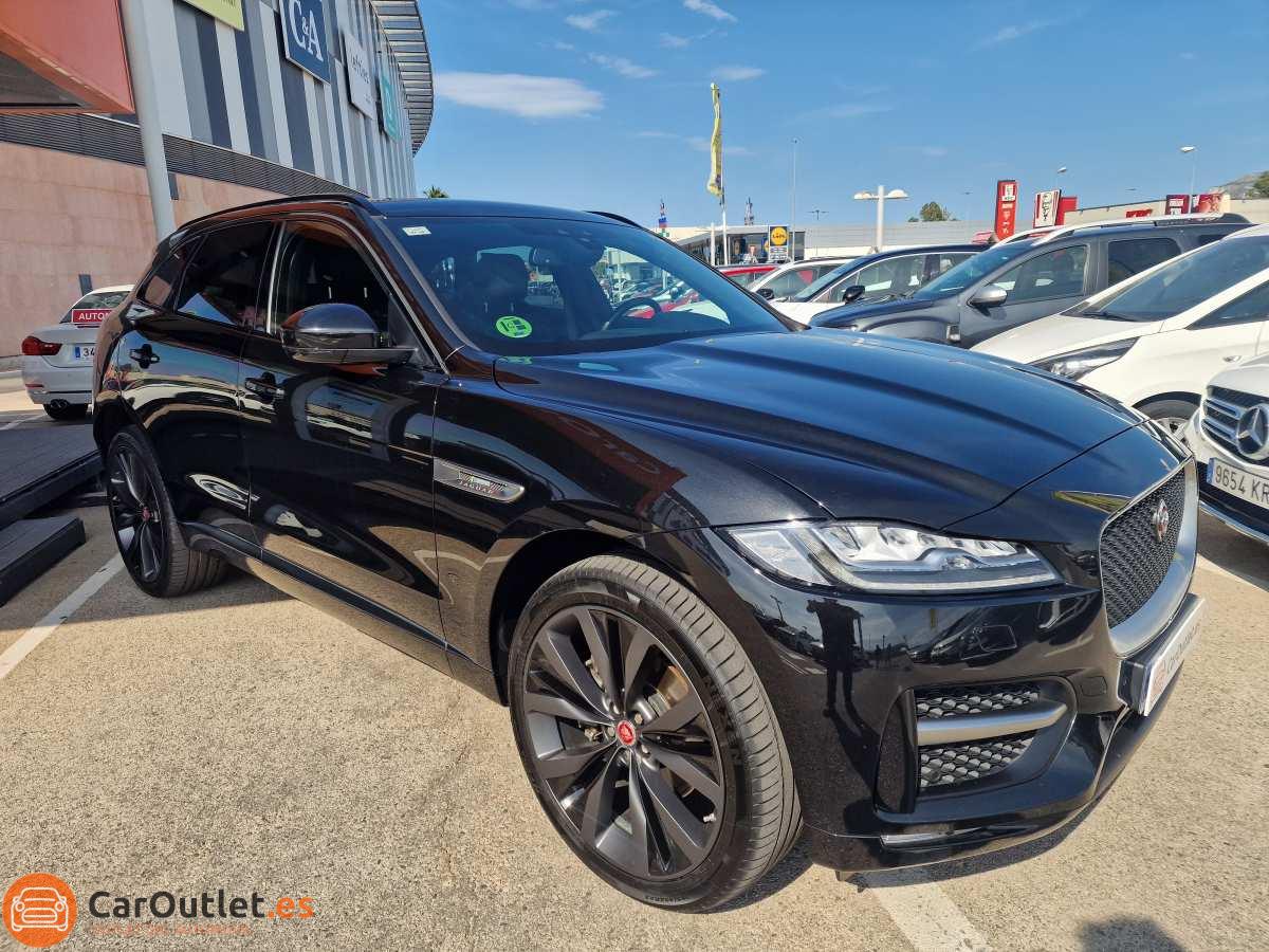 3 - Jaguar F-Pace 2017 - AUTO