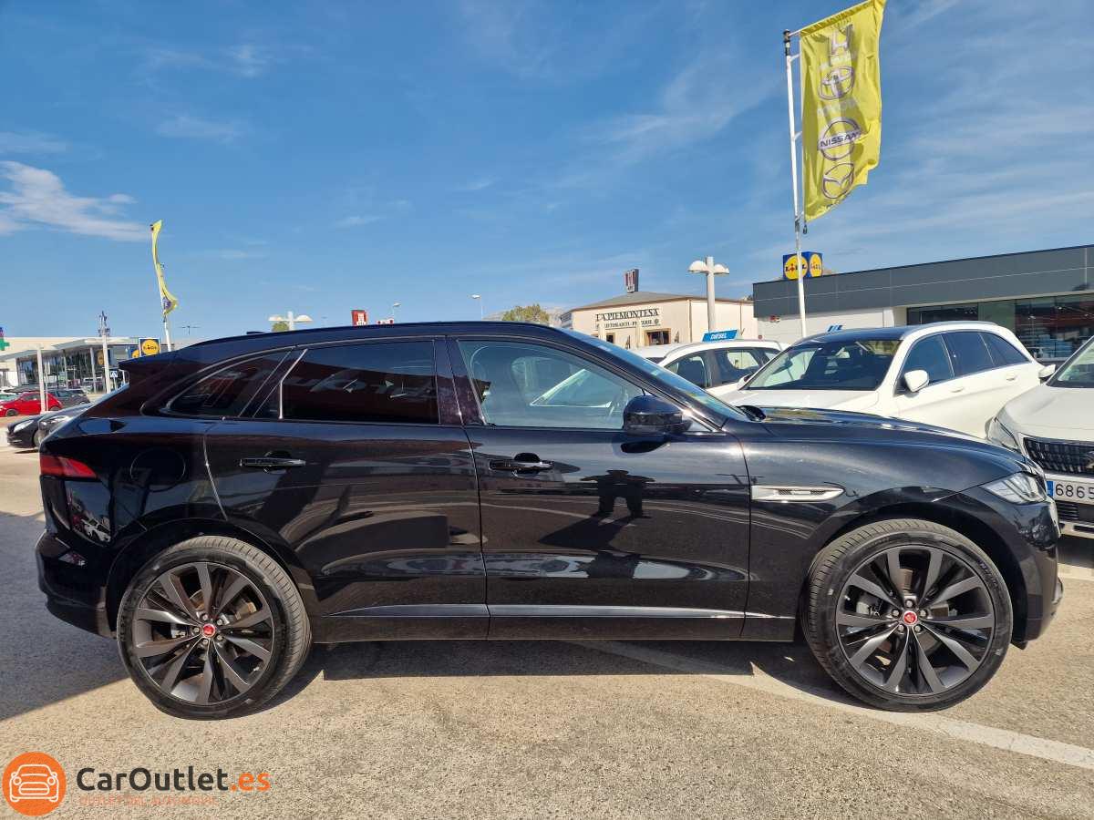 4 - Jaguar F-Pace 2017 - AUTO