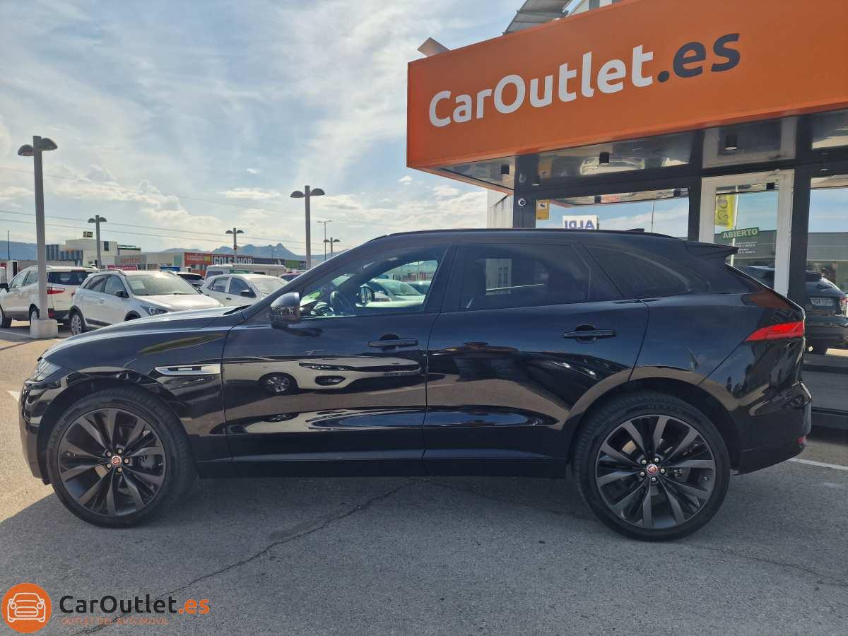 5 - Jaguar F-Pace 2017 - AUTO