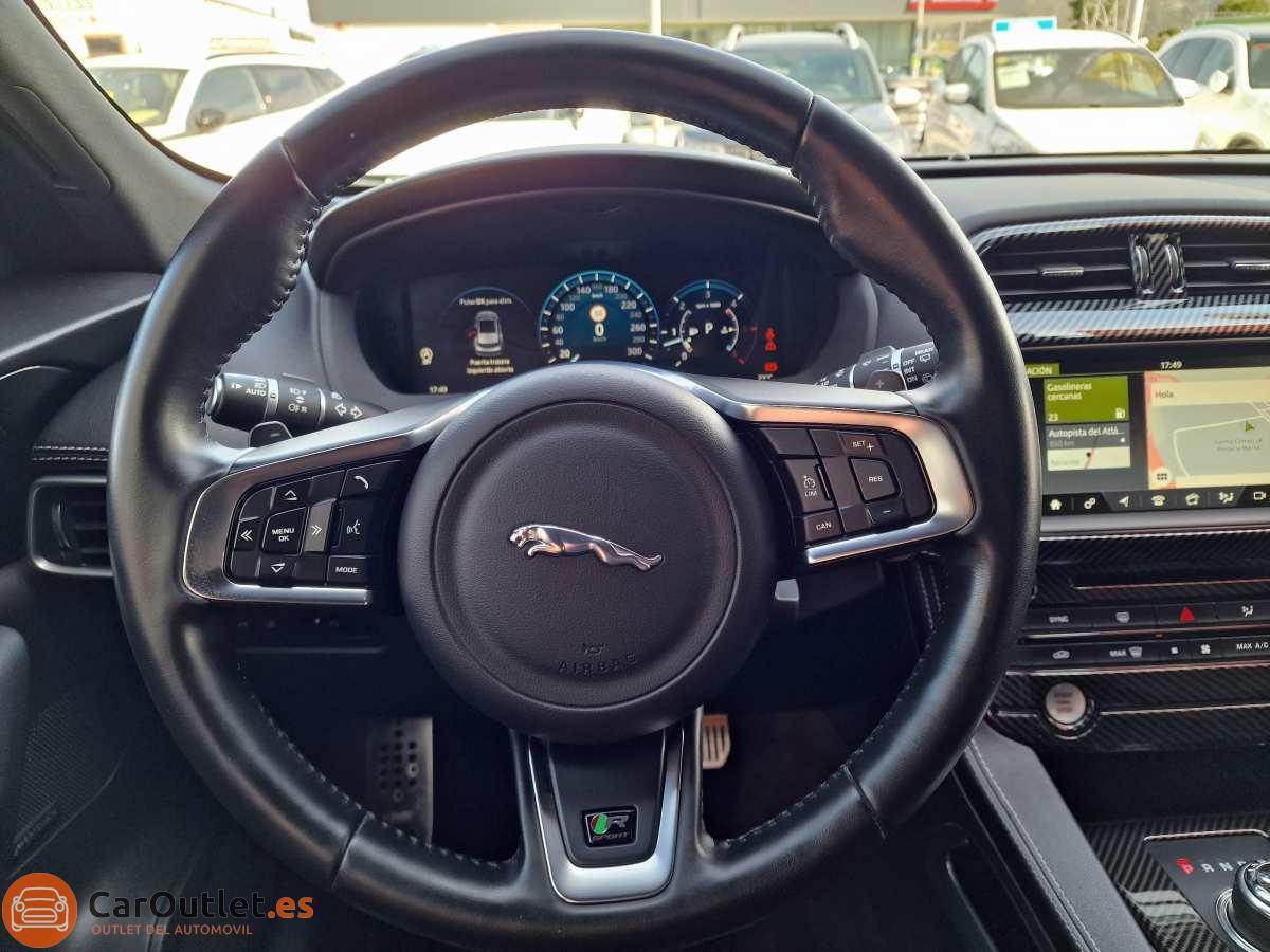18 - Jaguar F-Pace 2017 - AUTO
