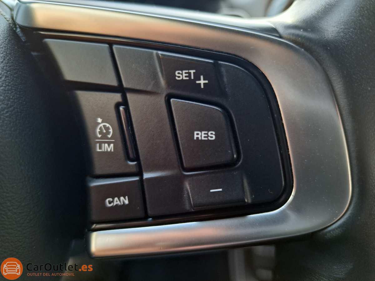 26 - Jaguar F-Pace 2017 - AUTO
