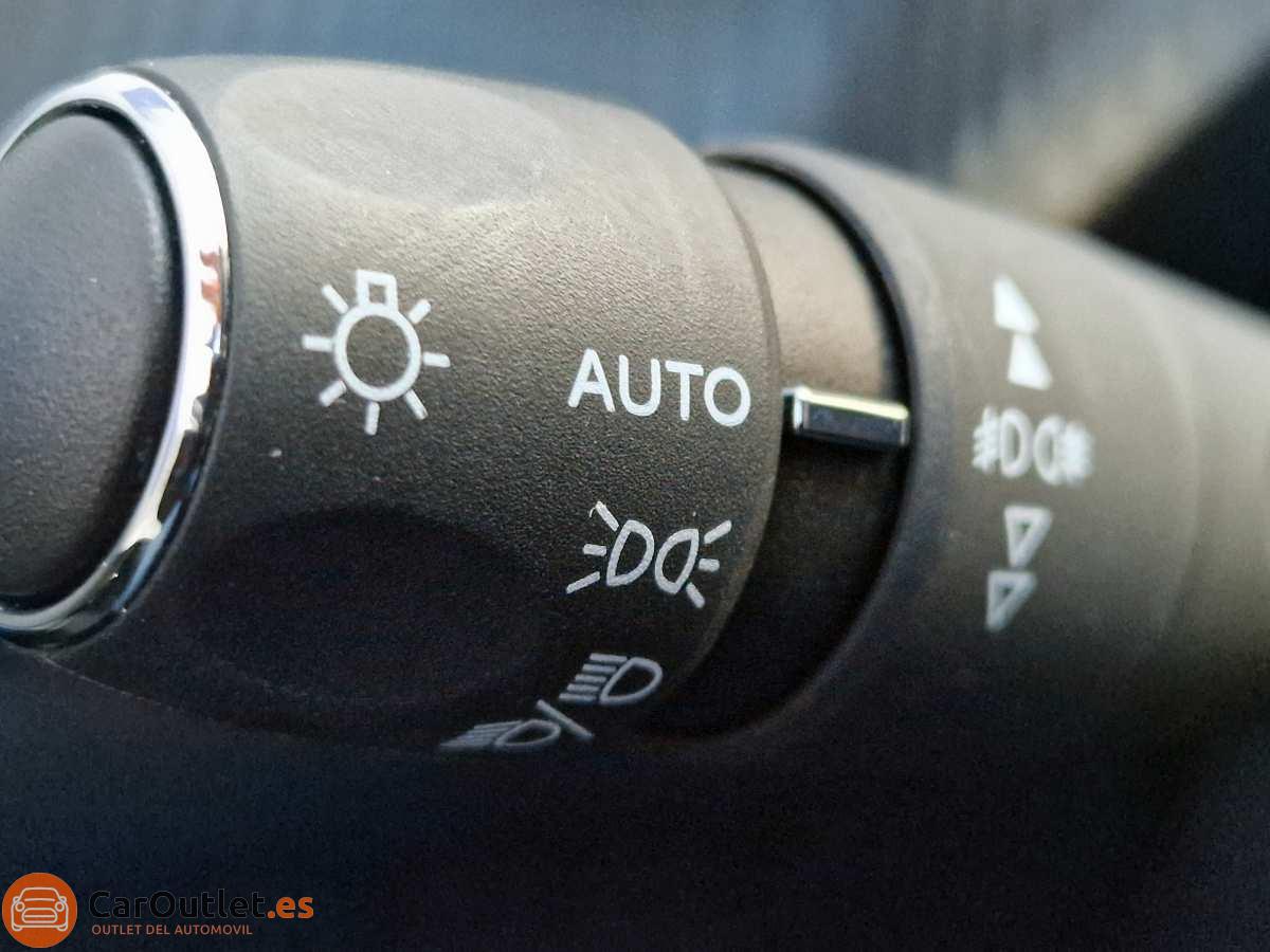 21 - Peugeot 2008 2023 - AUTO