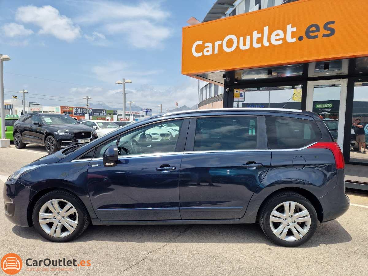 5 - Peugeot 5008 2014