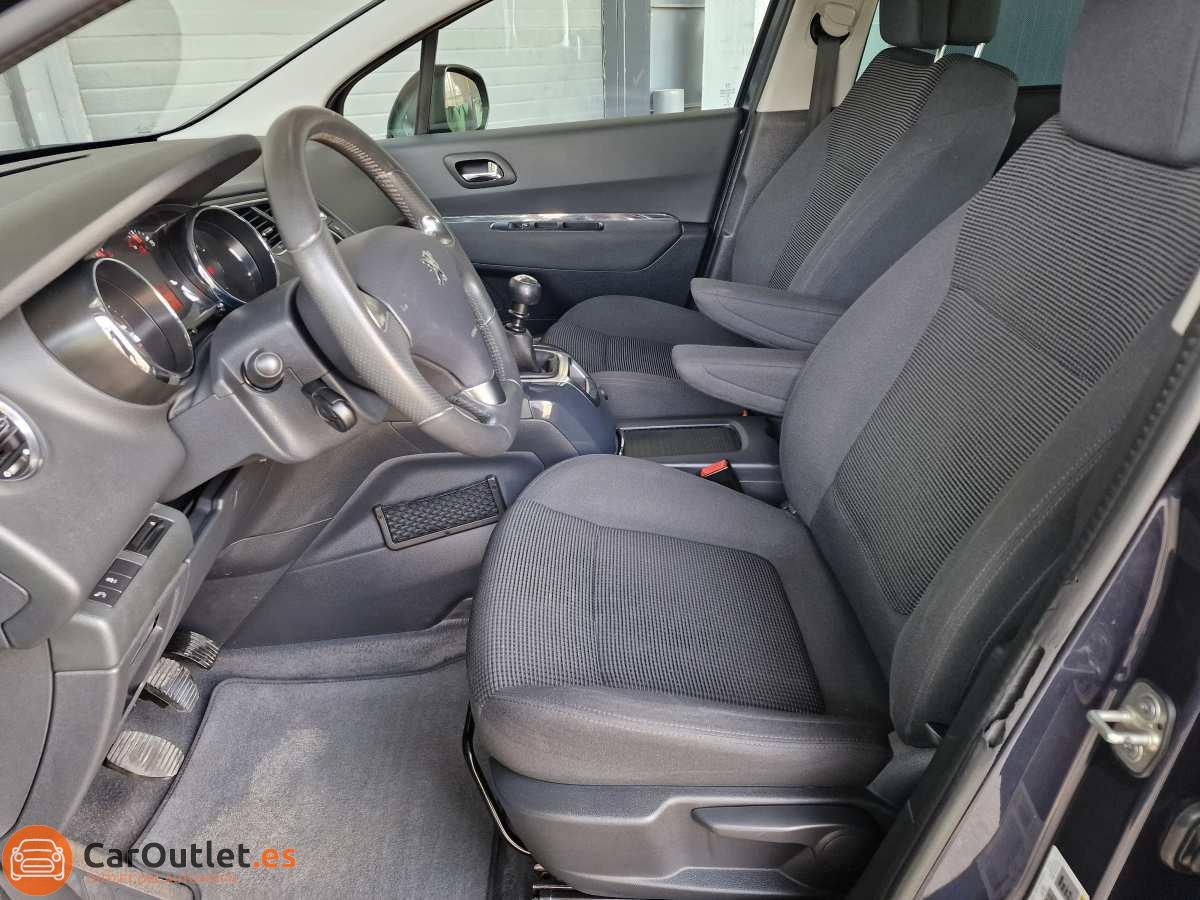 10 - Peugeot 5008 2014