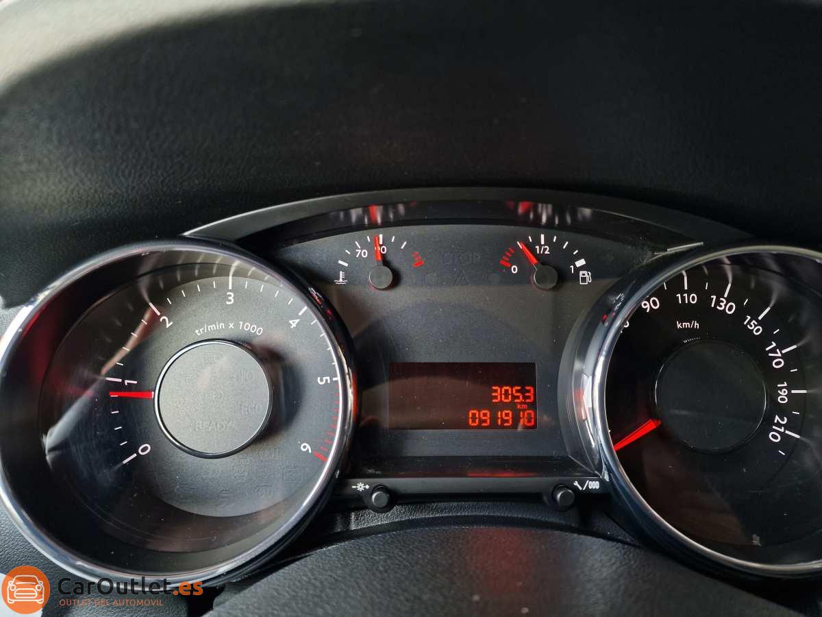 15 - Peugeot 5008 2014
