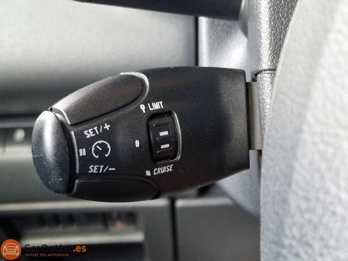 17 - Peugeot 5008 2014