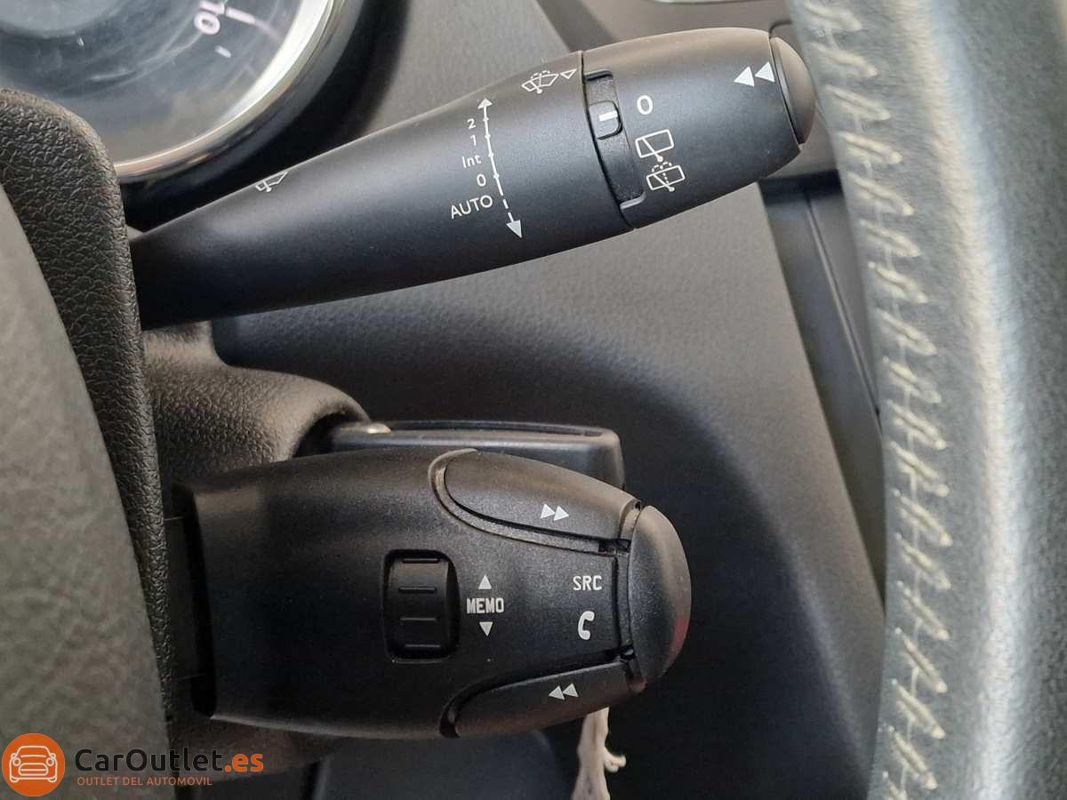 18 - Peugeot 5008 2014