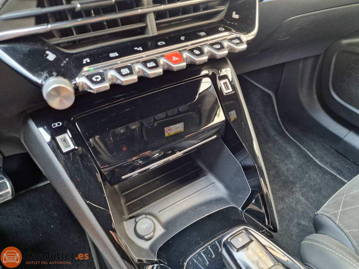 30 - Peugeot 2008 2022 - AUTO