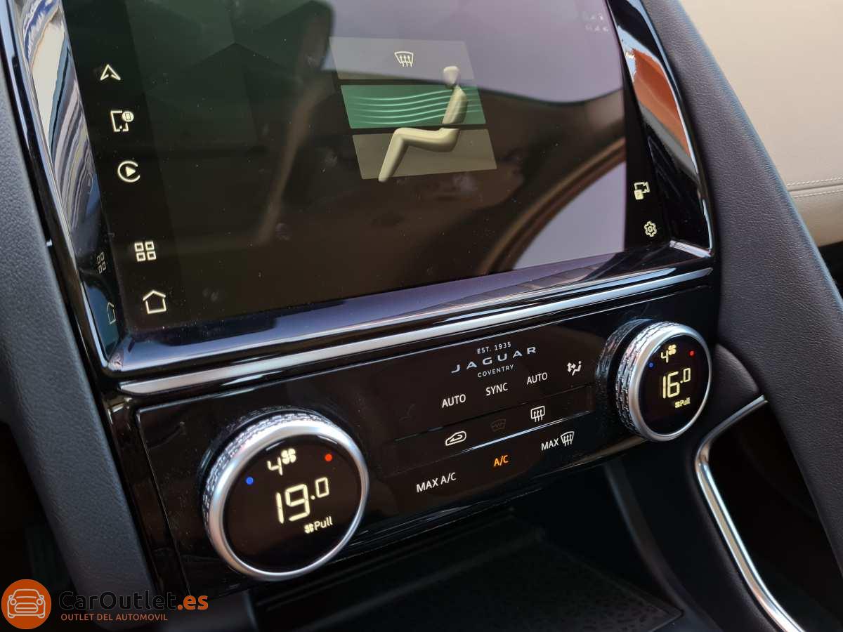 38 - Jaguar E-Pace 2021 - AUTO