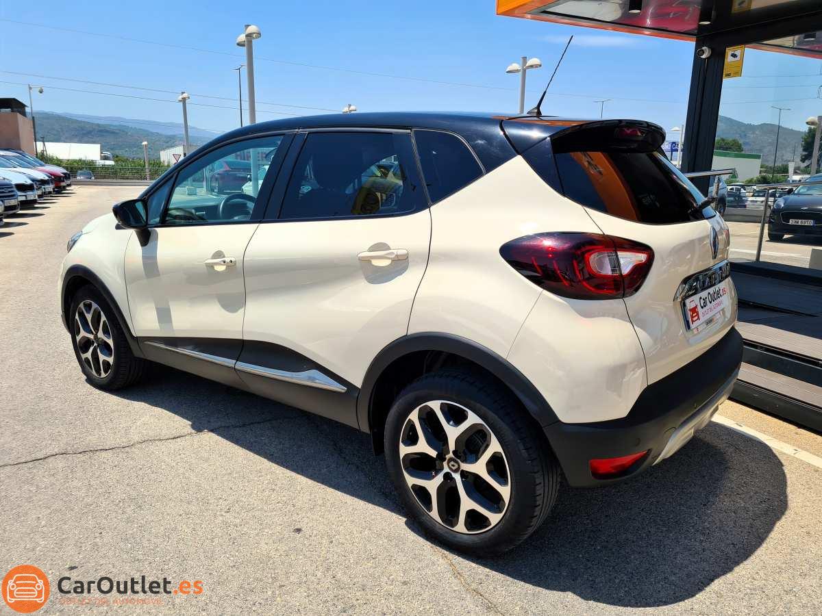 6 - Renault Captur 2017